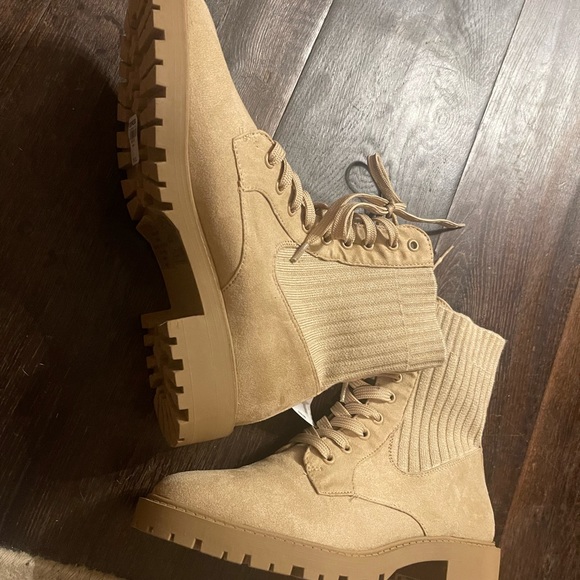 Express ram boots- lace up NWT - Picture 3 of 3